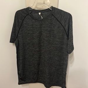Lululemon Men’s Moisture Wicking shirt